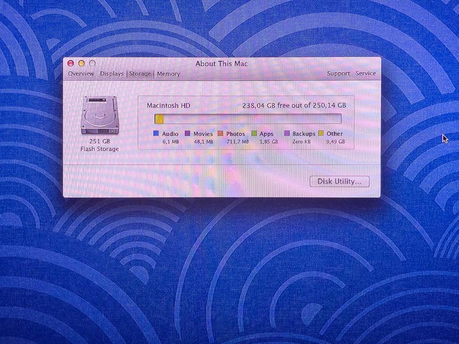 Apple Mac Pro Tower Trash Can 3.7 GHz Intel Xenon 12Gb RAM 250Gb SSD