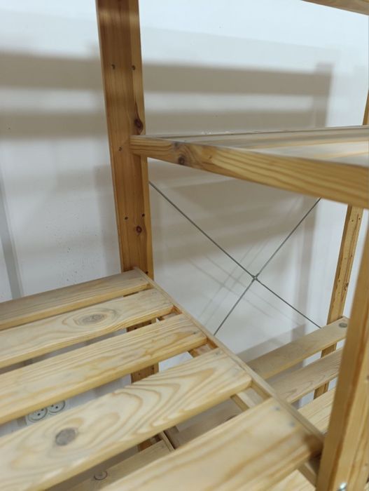 Стеллажи IKEA из натурального дерева