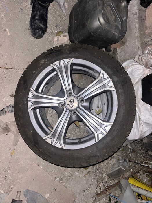 Зимний покрышка