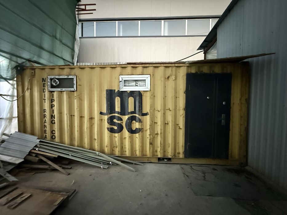 Kontenir 20 talik sotiladi