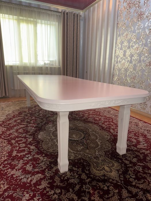 Стол со стульями