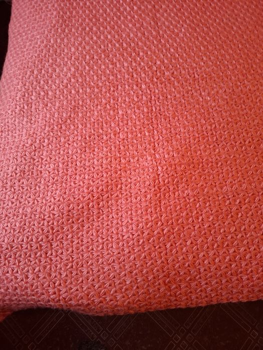 Плетена покривка за спалня