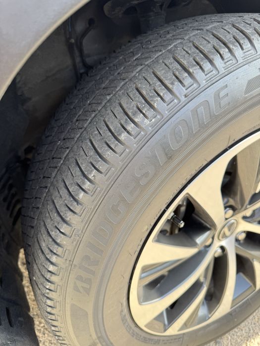 Продам резину/покрышки летние Bridgestone 235/65/18