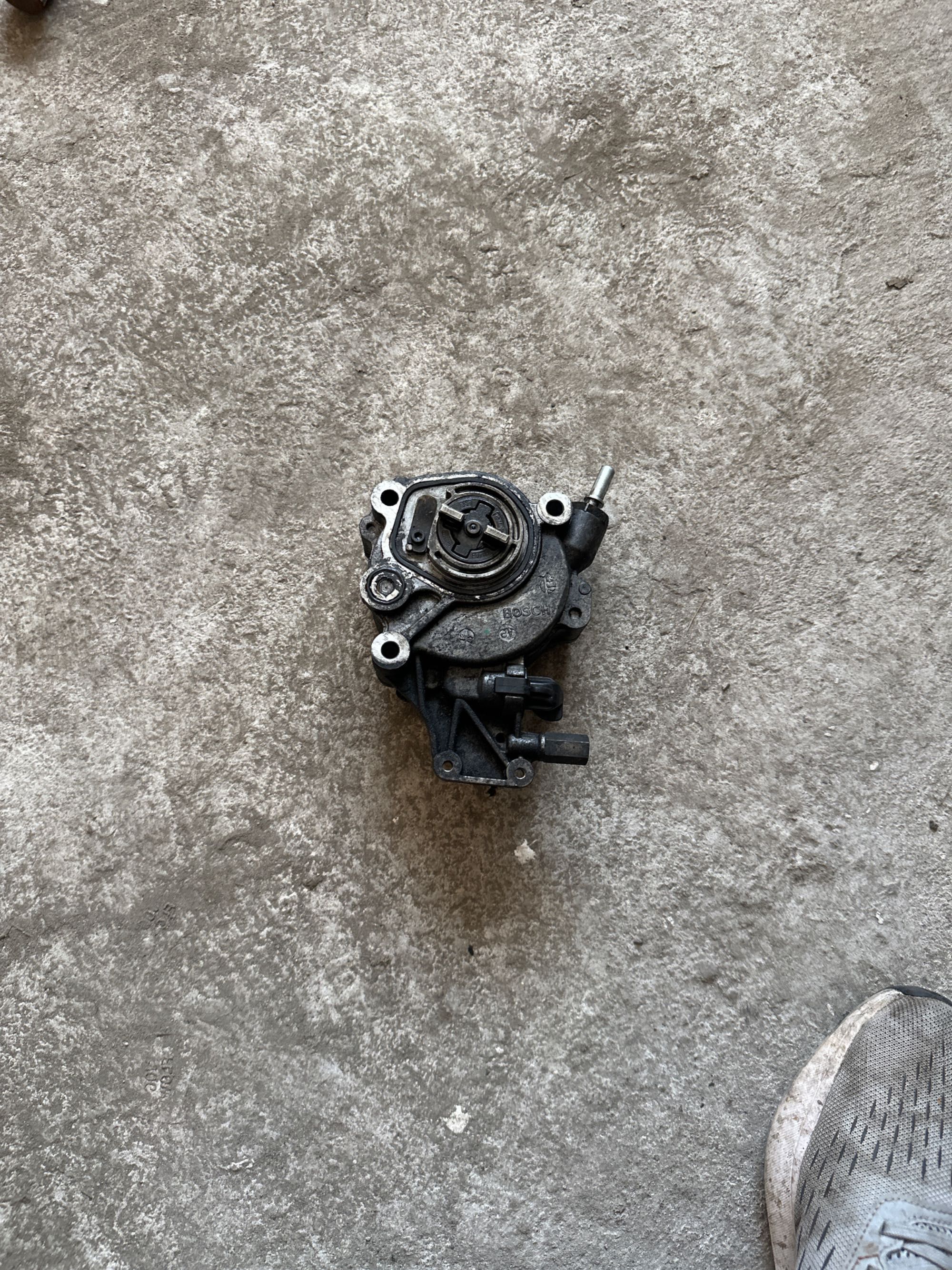 Вакум помпа land rover freelander2 2.2 160кс