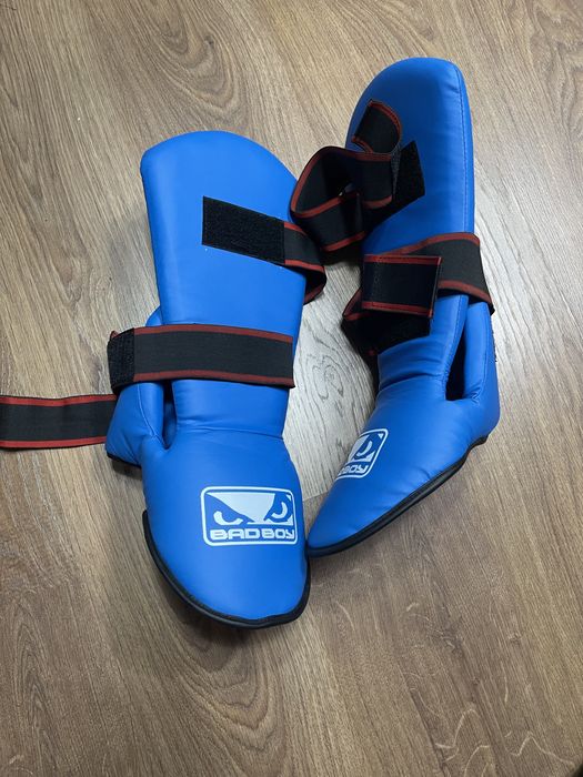 Продам футы, шлем