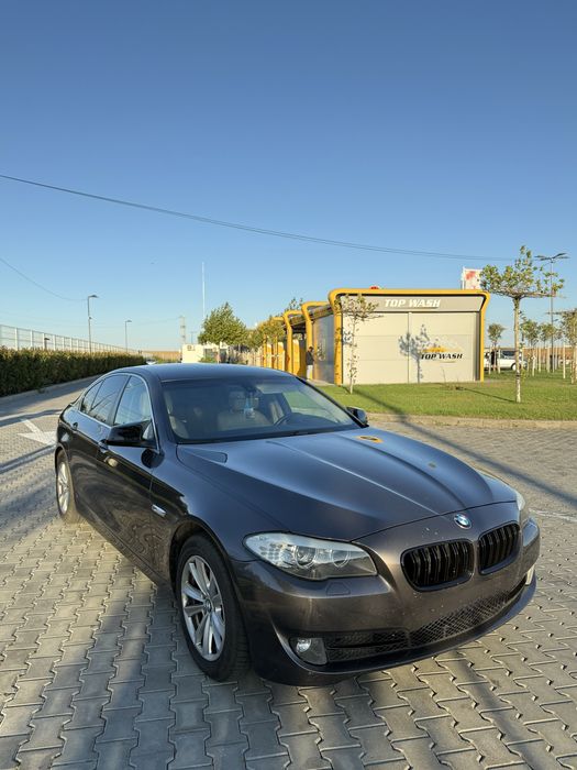 BMW Seria 5 XDrive 525d-Ceasuri digitale-218cp