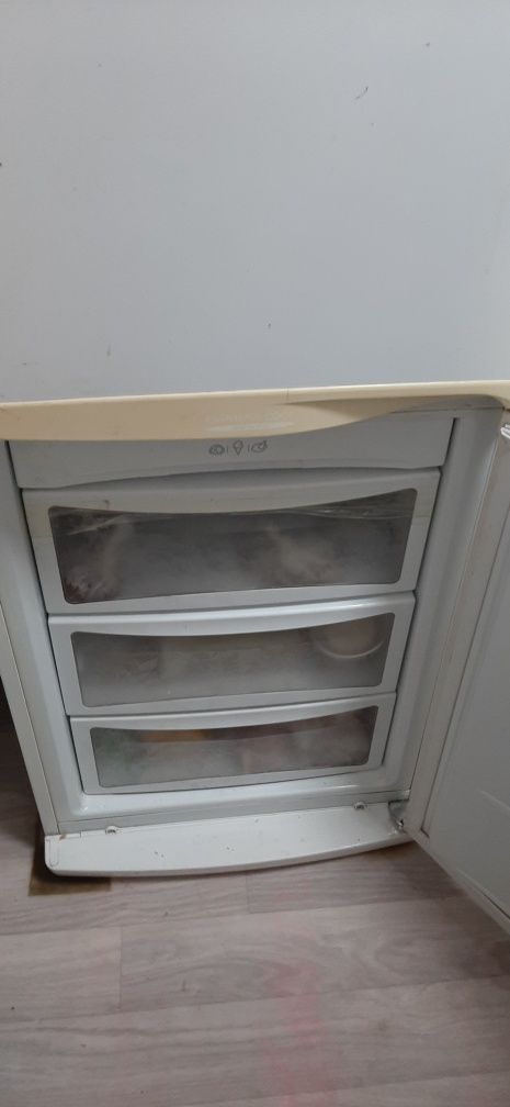 Продам холодильник лджи ноу фрост