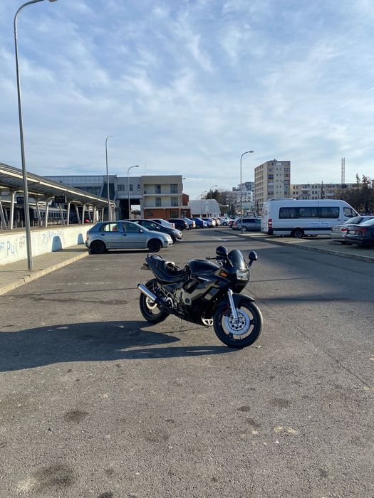 Vând moto Suzuki gsx600,din 1995