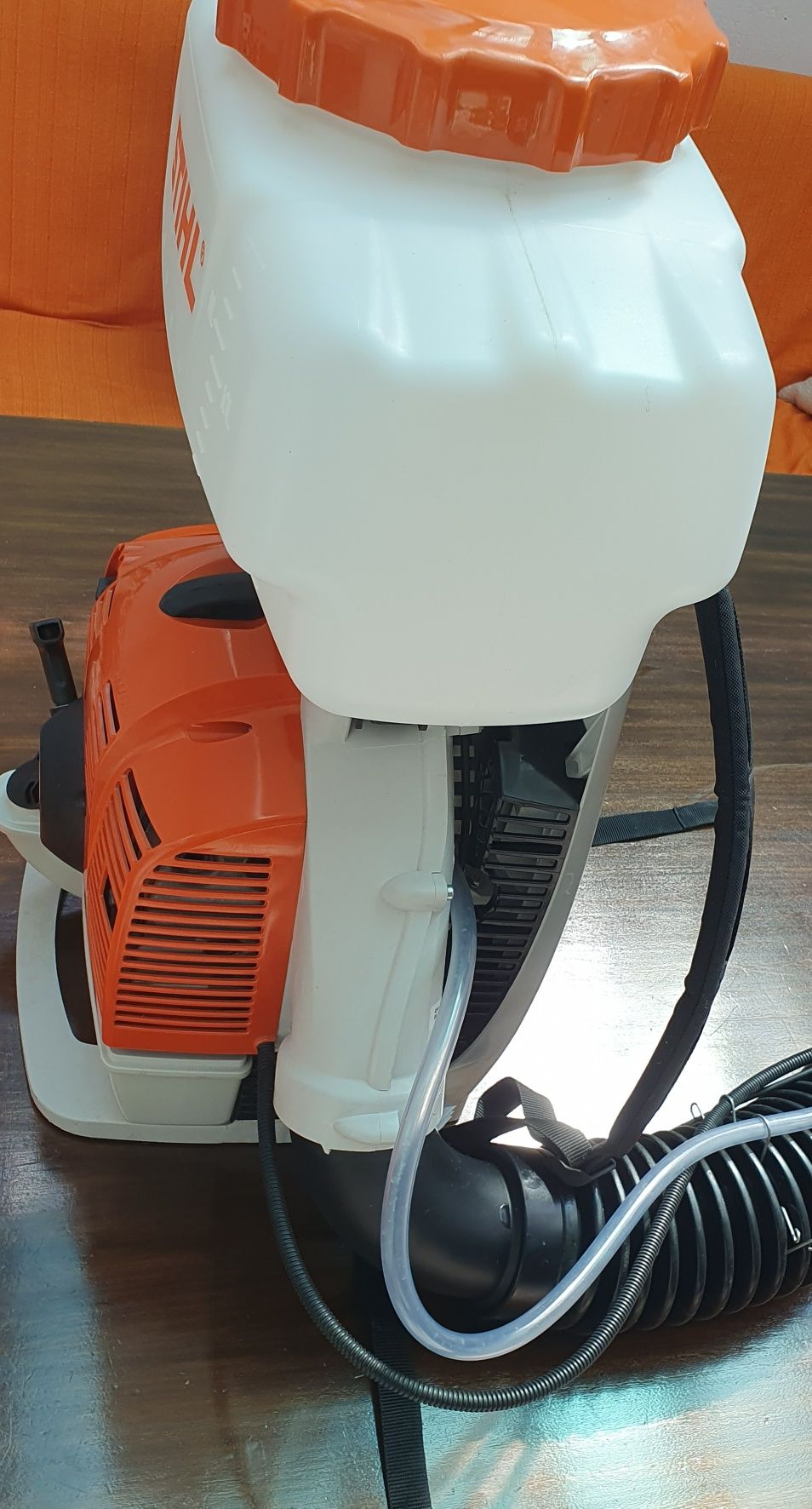 Пръскачка STIHL бензинова 63.3 см3, 14 л, SR 450