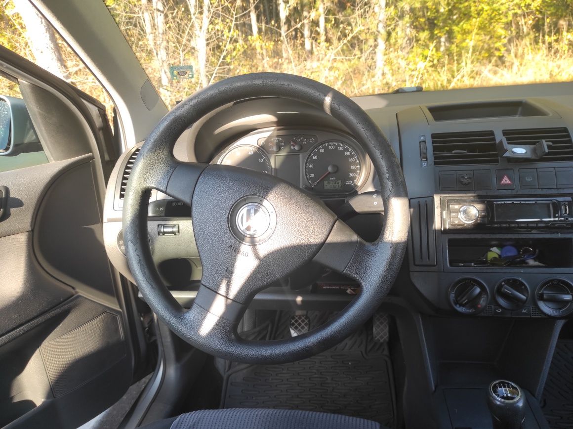 Автомобил VW Polo