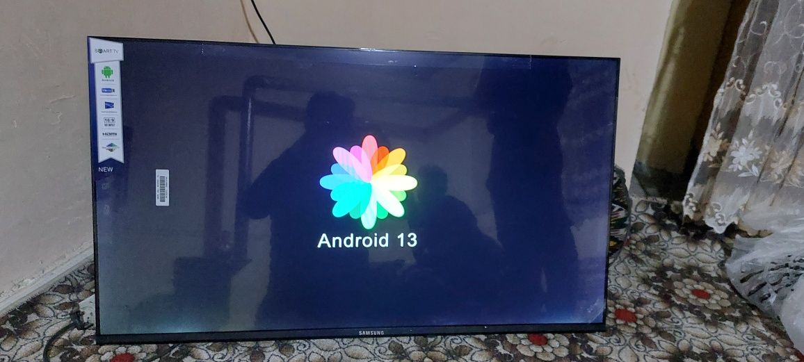 SAMSUNG SMART 43 Android 13