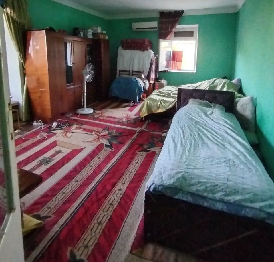 Срочно продаётся 1 комнатная квартира ор.р Шарк 1 водник цена договорн