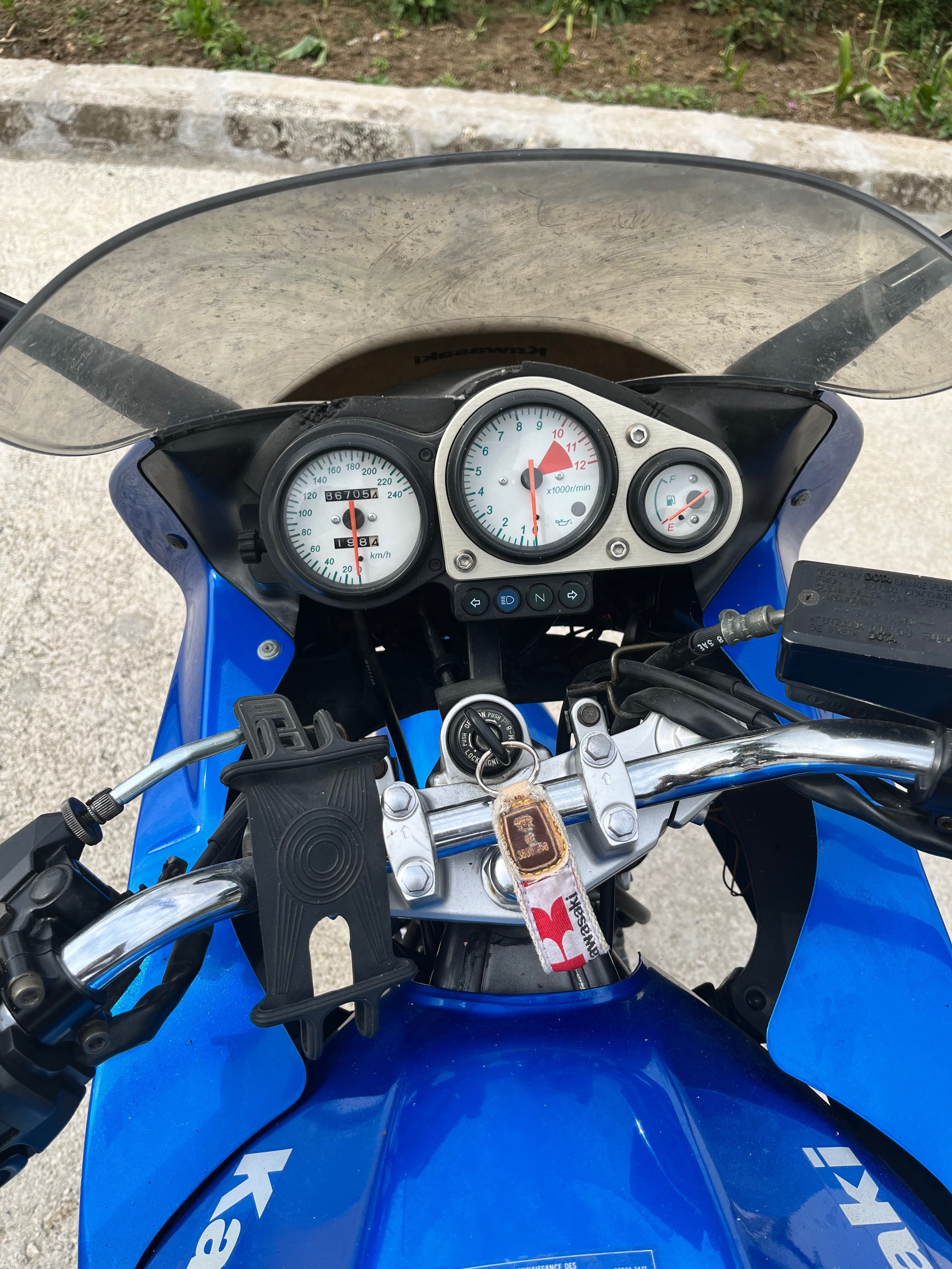 Kawasaki Zr7s 750