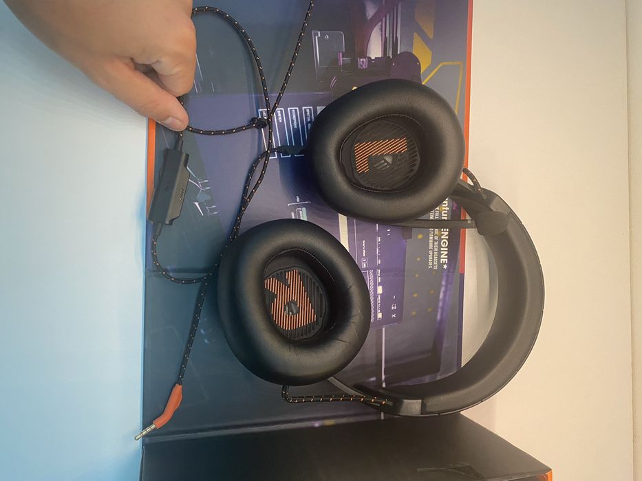 Casti Gaming JBL Quantum 600