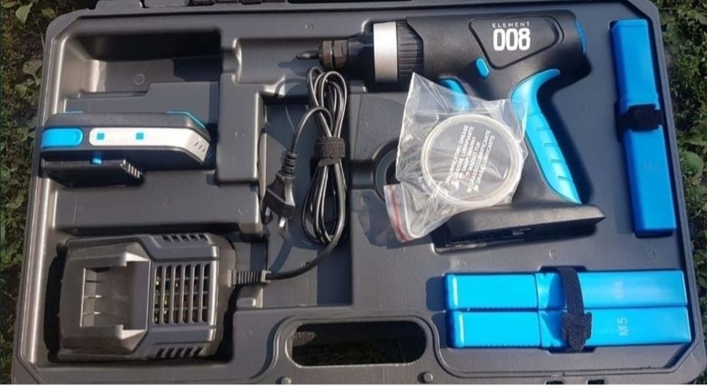 Clește de sertizare E008 M3 la M6 18V - 2Ah + 1 x baterie 18V - 2Ah