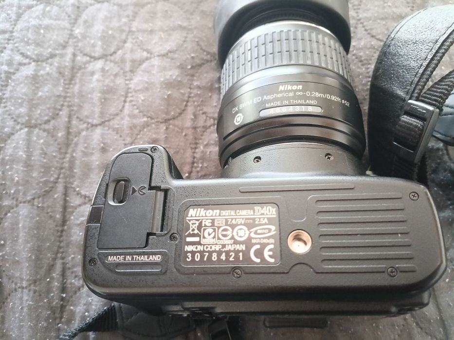 Продавам фотоапарат Nicon D40x