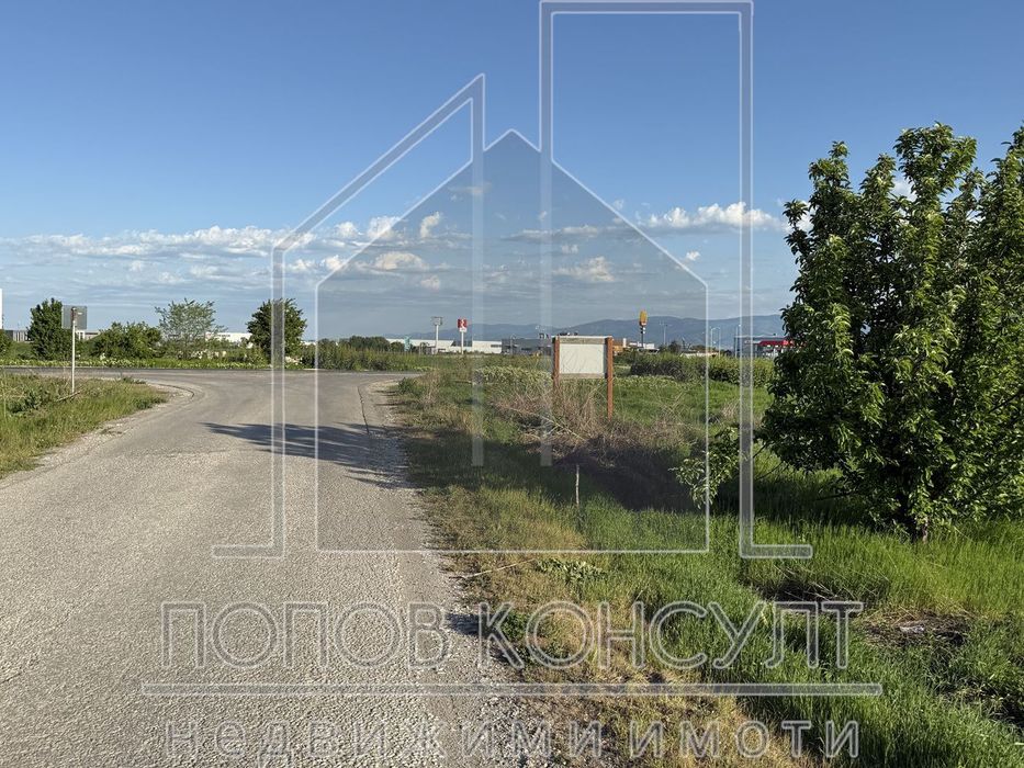 Парцел в Пловдив, област-с.Радиново площ 10932 цена 393588