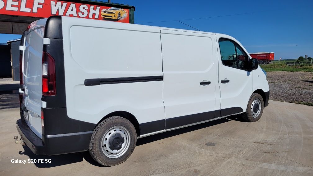Renault trafic 2015  L2h1 Top!!