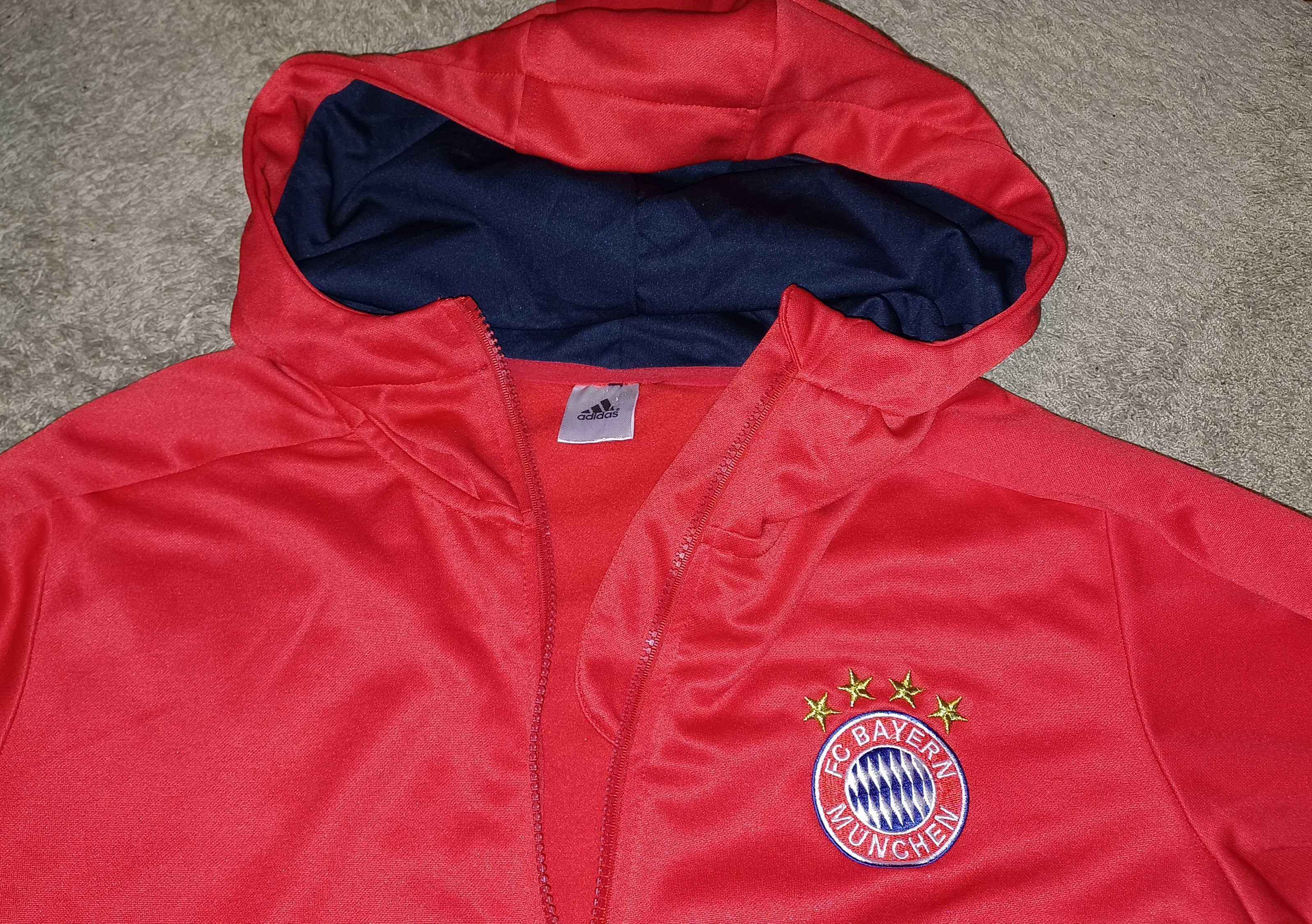 FC BAYERN MUNCHEN горнище с качулка