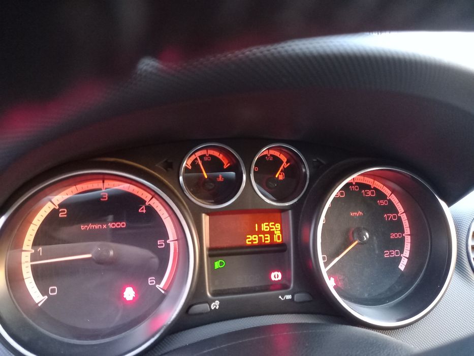Vând peugeut 308