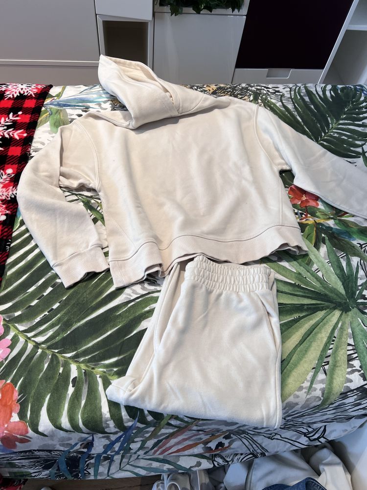 Пижами и дрехи до 140 -150 ст размер