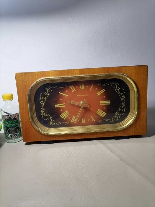 Ретро настольные часы Янтарь