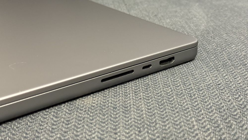 Macbook Pro M1 Pro 16GB 1TB stare perfecta