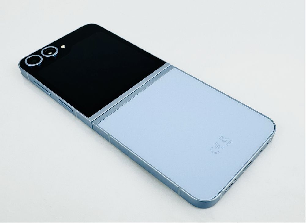 КАТО НОВ! Samsung Galaxy Z Flip 6 5G 512GB 12RAM Blue 3г. Гаранция!