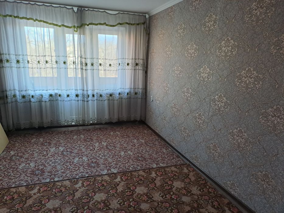 Обменяю две квартиры  на дом