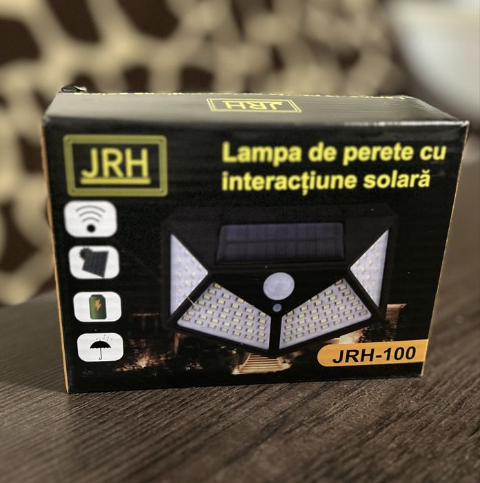 Lampa solara de perete