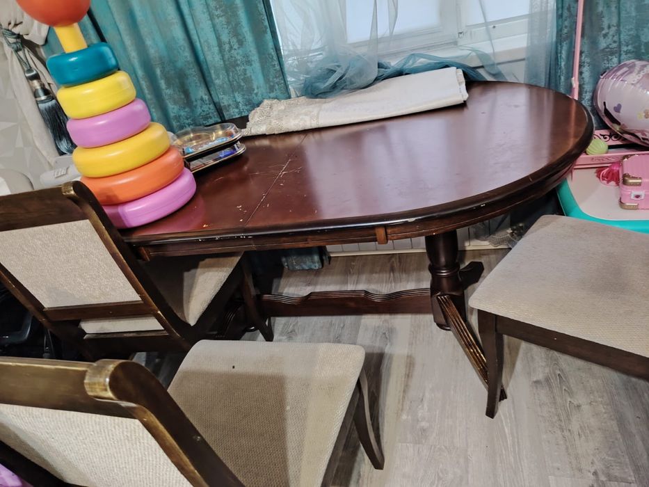 Продам стол для гостинной + 6 стульев