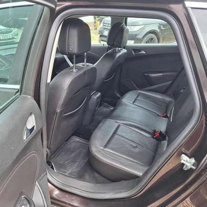 Opel Astra J 2012 motor 1.7 cdti EcoFlex model Cosmo