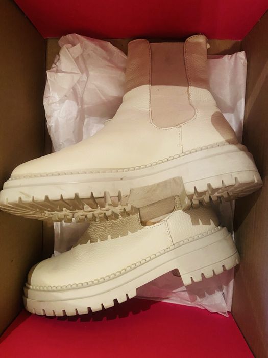 Продам демисезонные ботинки б/у 36 размер