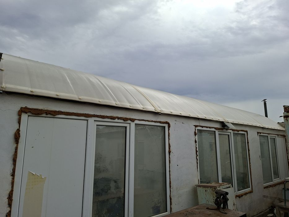 Продаёться все б/у материалы для теплицы , вместе отопительным котлом