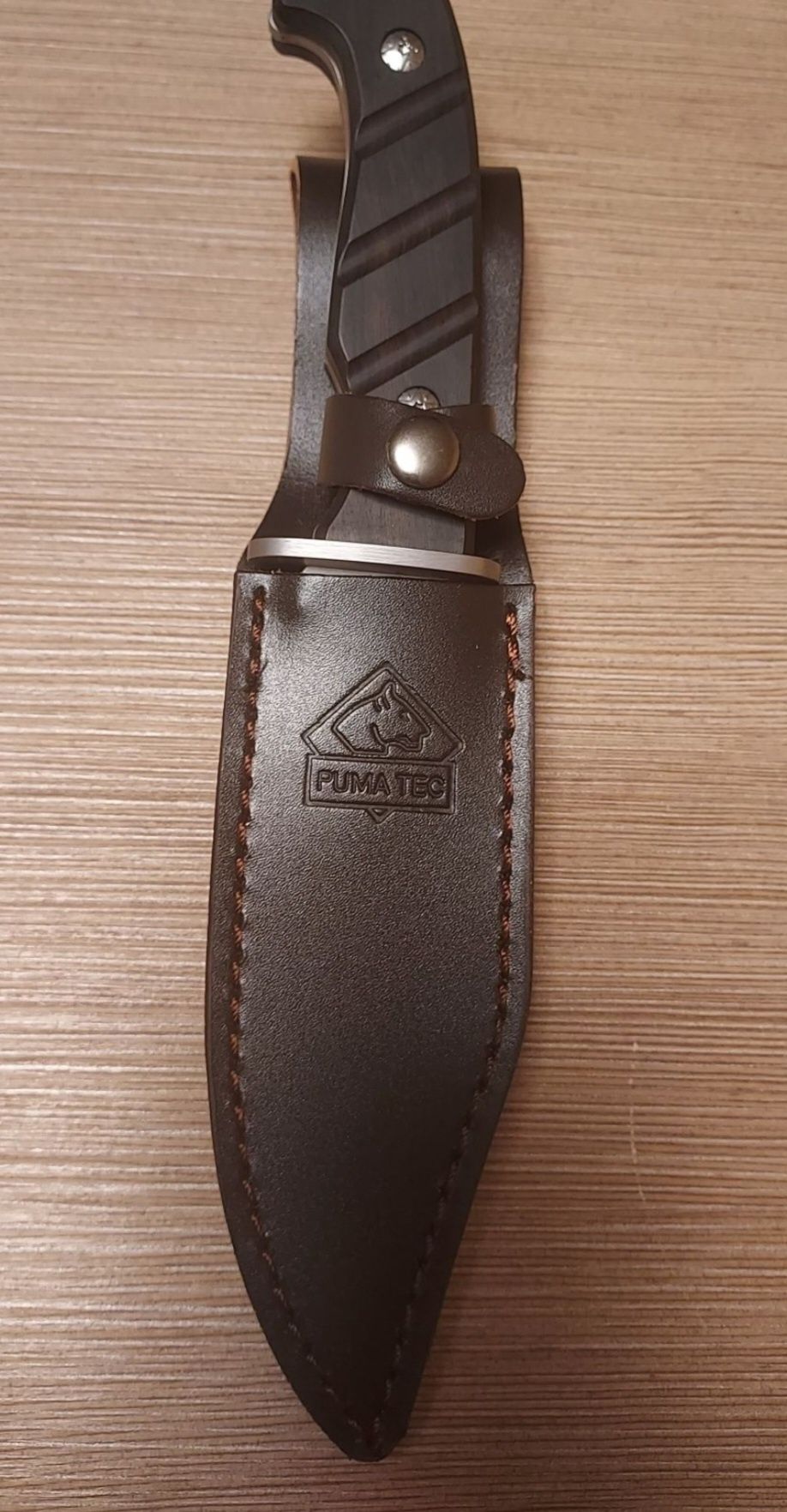 Чисто Нов оригинален ловен Нож PUMA на Sollingen.
Стилен, масивен, удо