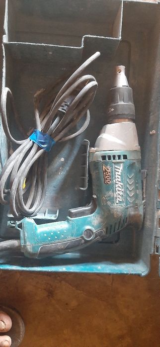 Продам шруповерт от Makita.