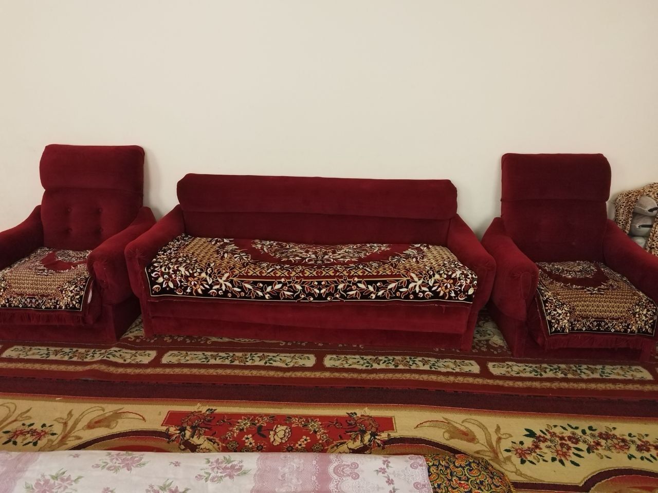 Yumshoq mebel sotiladi