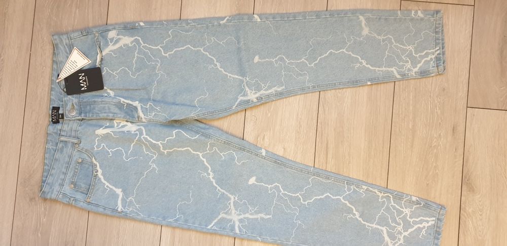 Blugi  marimea 34 nou