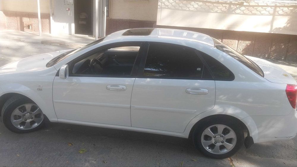 Gentra автомат срочна сотилади