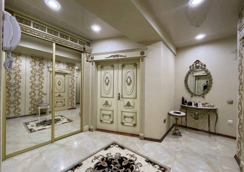 Продается 4в3 ком квартира, ориентир: Дархан, 98 м²