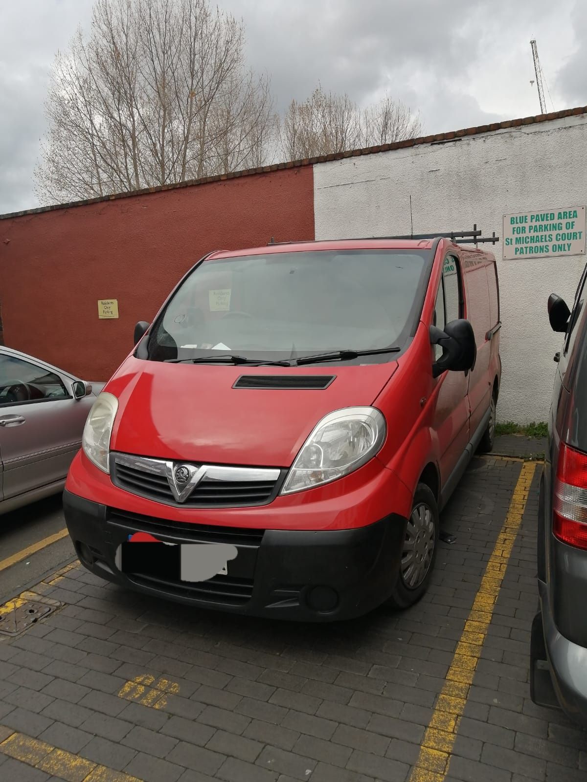 VAUXHALL Vivaro (Опел]