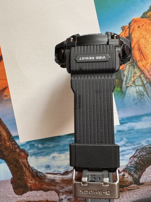 Casio g shock.
