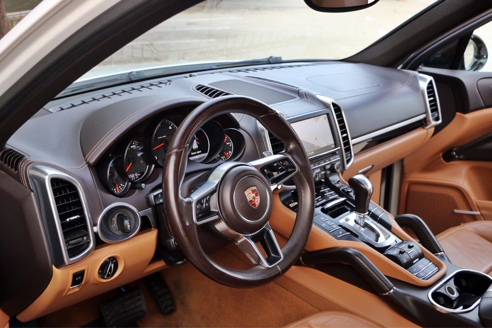 Vand Porsche Cayenne 3.0d V6