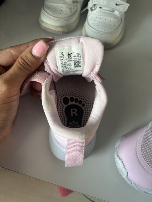 Розови рънарки Nike 23,5