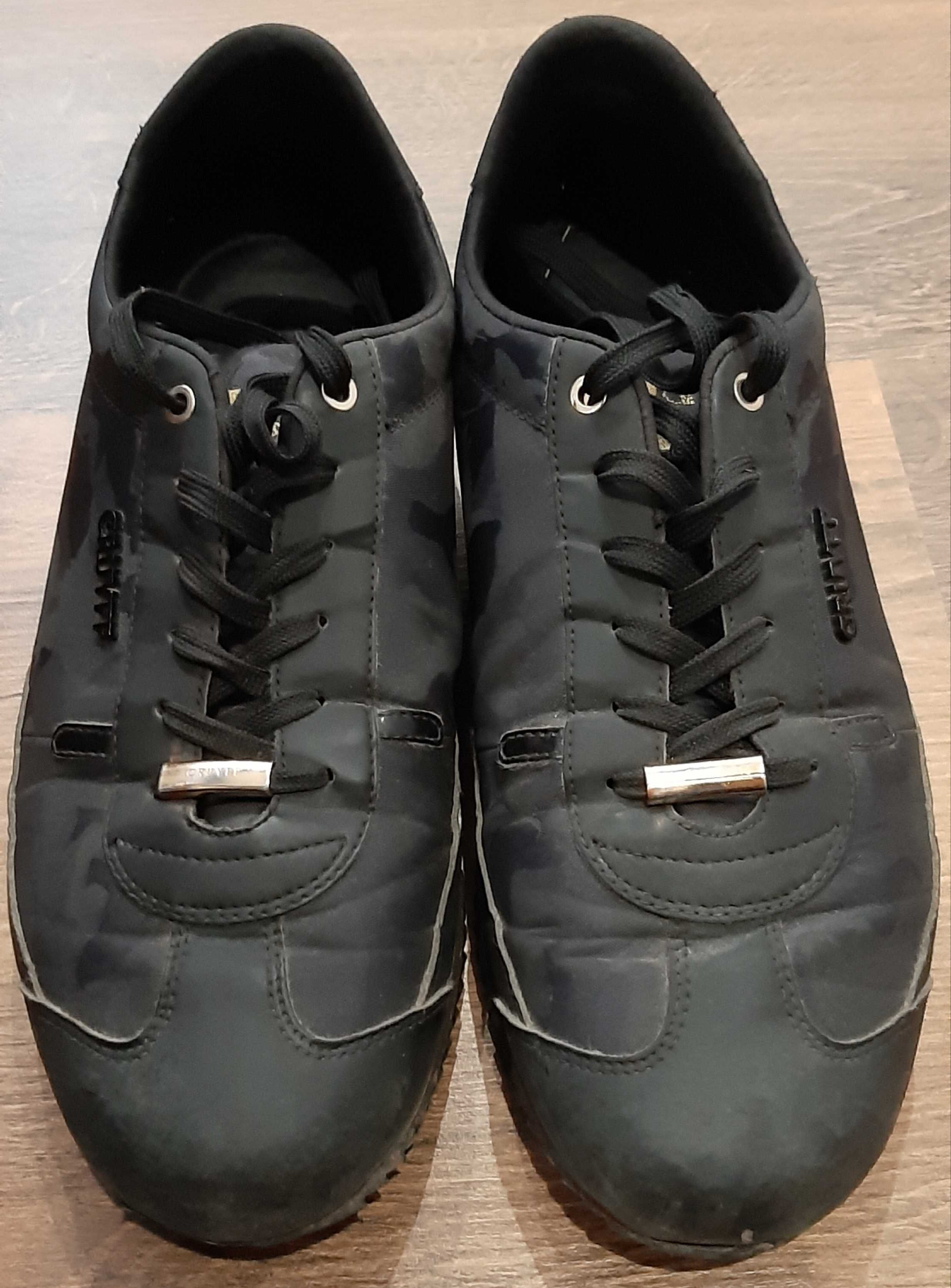 Обувки Cruyff-маркови, използвани