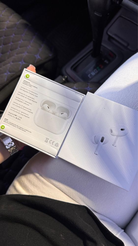 AirPods Pro 2 шт продается