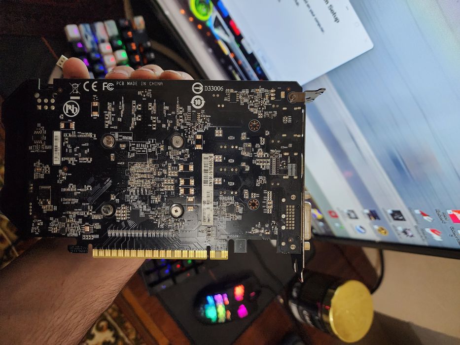 GTX 1050 TI оригинальная в хорошем состояние