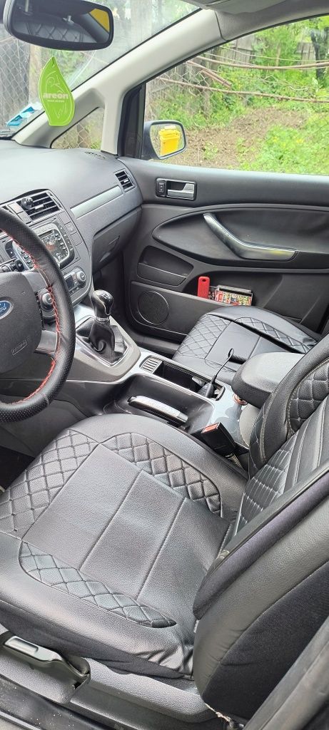 Vând Ford C-Max 2009