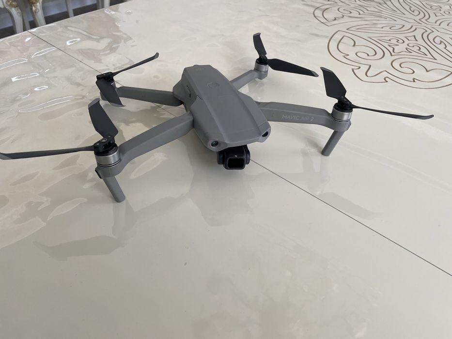 Дрон DJI Mavic Air 2 Fly More Combo серый