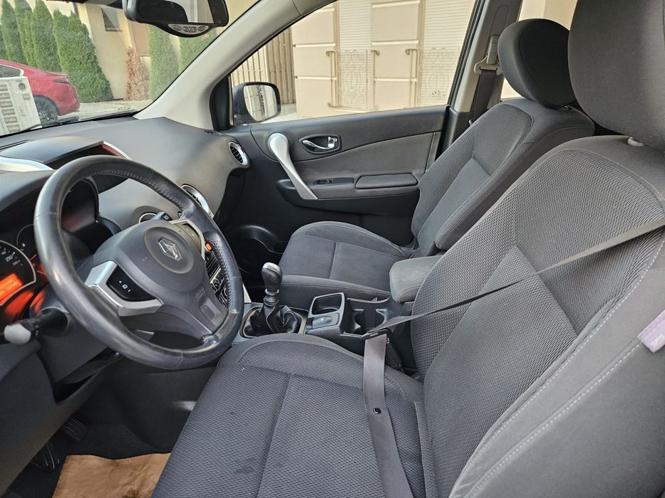 Renault  koleos an 2008 motor 2.0 dci tractiune 4x4 cutie manuala